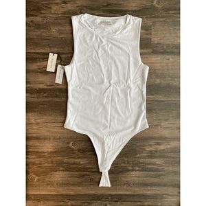 Aritzia Babaton White Countour Sleeveless Bodysuit